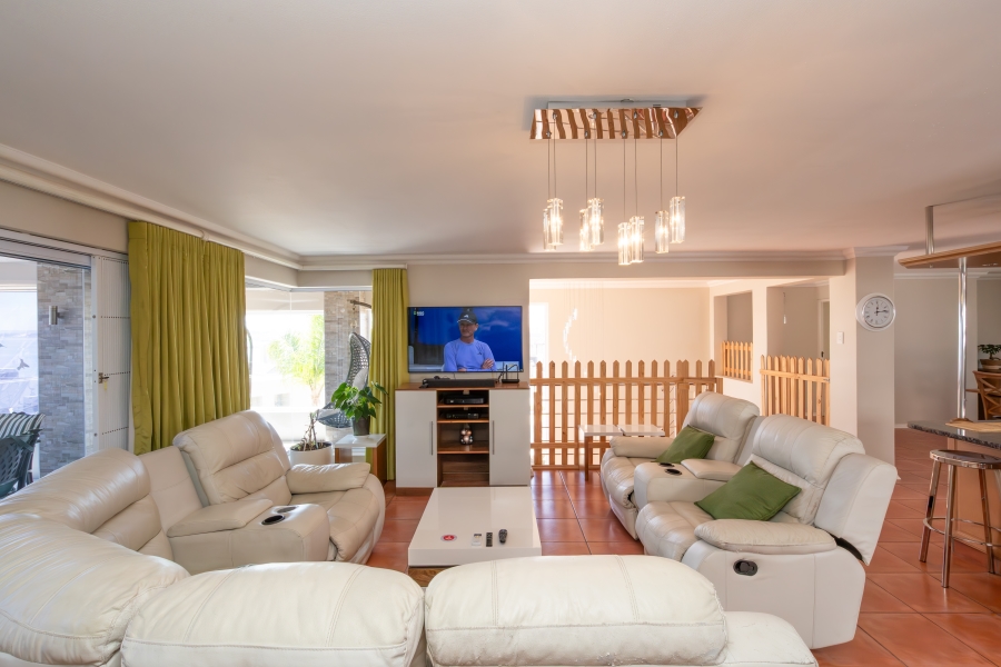 5 Bedroom Property for Sale in Waterfront Western Cape